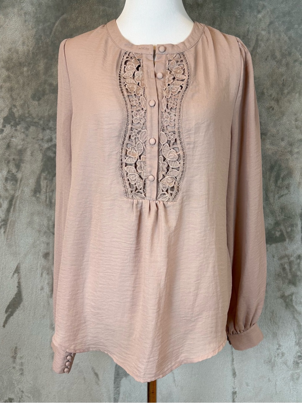 Esley Women’s Long-Sleeve Lace-Trim Blouse Blush M